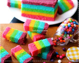 Foto langkah ke 11 dari resep Steamed Rainbow Cake Ny Liem.