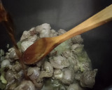 Foto del paso 3 de la receta: Mollejas de pollo al vino de pitarra