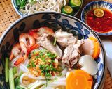 Hình bước làm 3 của món Bánh canh nấu sườn non, tôm khô