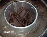 Foto langkah ke 2 dari resep Bolu Kukus Coklat Mekar Triple Chocolates.