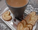 A picture of step 6 of Cardamom Milk Tea (Alaichii Wali dhood pati Chai).