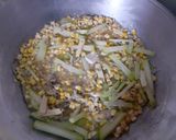 Foto langkah ke 3 dari resep Tumis Jagung Labu Siam.