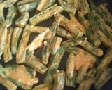 A picture of step 2 of Karari bhindi.