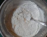 Foto langkah ke 4 dari resep Bolu Kukus Pisang Gula Aren No Mixer.