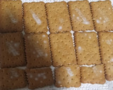 Foto del paso 4 de la receta: Tarta de galletas, chocolate y natillas