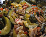 Foto del paso 2 de la receta: Tortilla de zapallitos y champiñones al horno!