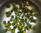 Hình bước làm 1 của món Quật rim đường phèn