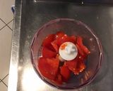 Une image de l'étape 2 de Sauce à la moutarde aigre douce, épices, tomate et romarin.