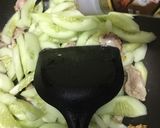 รูปขั้นตอนการทำที่ 2 ของ แตงกวาผัดไข่
