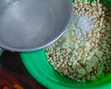 Foto langkah ke 2 dari resep Kacang Bawang Daun Jeruk.