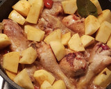 Foto del paso 7 de la receta: Muslos 🍗 de pollo guisados con patatas