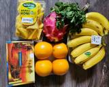 Foto langkah ke 1 dari resep Exotic Pink Juice (Buah Naga Nanas Pisang Kurma Sunkist Daun Mint).