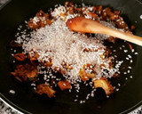 Foto del paso 6 de la receta: Arroz de calçots, alcachofas y carrilleras con romesco