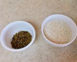 A picture of step 1 of Rice soup with ground beef and green beans.