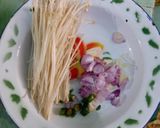 Foto langkah ke 1 dari resep Mie Soto Pedas Enoki.