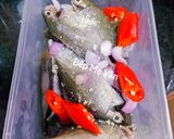 Hình bước làm 1 của món Cá kình kho lạt(kho mẵn)