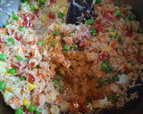Foto del paso 3 de la receta: Timbal de arroz con mix de vegetales y cúrcuma 🥕🌽☘️🎊🌰🌶️🧄🫑