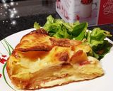 Une image de l'étape 6 de Tarte invisible aux pommes de terre jambon cru raclette😋.