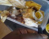 A picture of step 1 of Samaki wa Kukaanga.