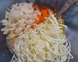 Foto langkah ke 1 dari resep Telur Dadar Sayur Sambal Kecap.