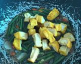 Foto langkah ke 6 dari resep Tumis Kacang Panjang Tahu Saus Tiram.