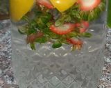 Une image de l'étape 2 de Eau détox queue des fraises 🍓.