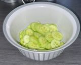 Uborkasaláta🥒 recept fázis 1 fotója