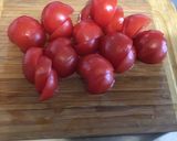 Une image de l'étape 3 de Salade de tomates, concombre et courgette au jambon cru.