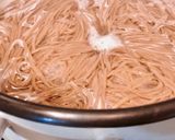 Hình bước làm 4 của món Mì Soba Súp Bò Nấm