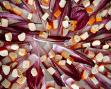 Foto del paso 2 de la receta: Ensalada de endivias rojas con salsa de queso azul