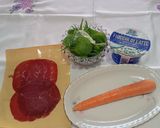 Foto del passaggio 1 della ricetta Involtini di bresaola su letto di spinacino fresco