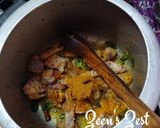 A picture of step 3 of Khada Masala Gosht with Yellow Chilli Powder.
