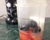 A picture of step 1 of Strawberry and black grapes smoothie.