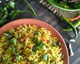 A picture of step 14 of Mandakki oggarne (karnataka style puffed rice upma).