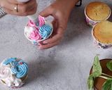 Foto langkah ke 8 dari resep Vanilla Cupcake (Moist & Fluffy).