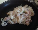 Foto del passaggio 4 della ricetta Linguine con calamari, salsa di pane di segala e bottarga