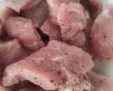 Foto del paso 1 de la receta: Carne estofada con patatas y alcachofas