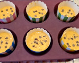 Foto del paso 5 de la receta: Magdalenas de yogurt con trocitos de chocolate