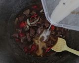 Foto langkah ke 4 dari resep Daging Sapi Masak Lada Hitam.