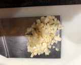 Foto del paso 2 de la receta: Bacalao a la plancha con timbal de ajos tiernos salteados