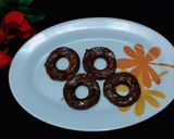 चॉकलेटी डोनेट(Chocolati Doughnut recipe in hindi) रेसिपी चरण 6 फोटो