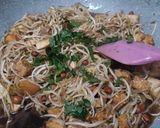 Foto langkah ke 3 dari resep Tumis Toge Tahu Tempe Kacang.