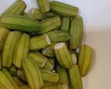 عکس مرحله 2 از دستور خورشت بامیه بادنجون