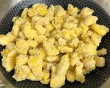 A picture of step 5 of Banana Coconut Balls.