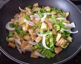 Foto del paso 2 de la receta: Revuelto de berenjena y pimientos verdes