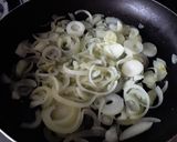 Foto del paso 1 de la receta: Acelgas con huevo y salsa cremosa... 🤔🍳🧀🍶🍽