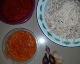 Foto langkah ke 1 dari resep Cilok kuah isi ayam suir.