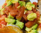 Foto del paso 4 de la receta: Ensalada rápida de tomate y aguacate. Con queso de cabra🥑🥑