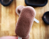 Foto del paso 4 de la receta: Polo cremoso de chocolate (en moldes Lékué)