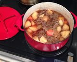 A picture of step 5 of NIKUJAGA (Meat and Potato Stew).